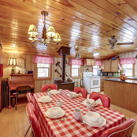 Pet-Friendly Irons Cottage About 4 Mi To Sand Lake! Exteriér fotografie