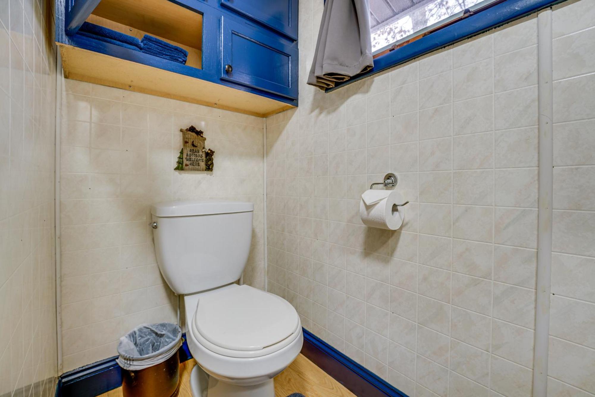 Pet-Friendly Irons Cottage About 4 Mi To Sand Lake! Exteriér fotografie